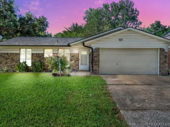 6116 W 42nd Pl, Tulsa, OK 74107