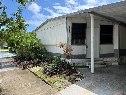 2170 SW 51st Pl Photo 1