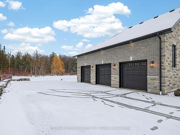 5th image of 60 Marni Ln