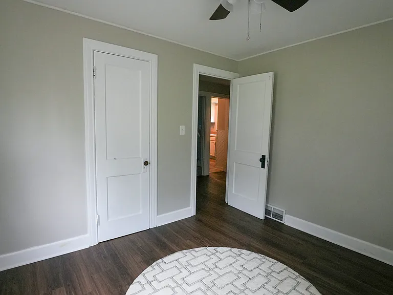 72 Sherwood Ave — Photo 18