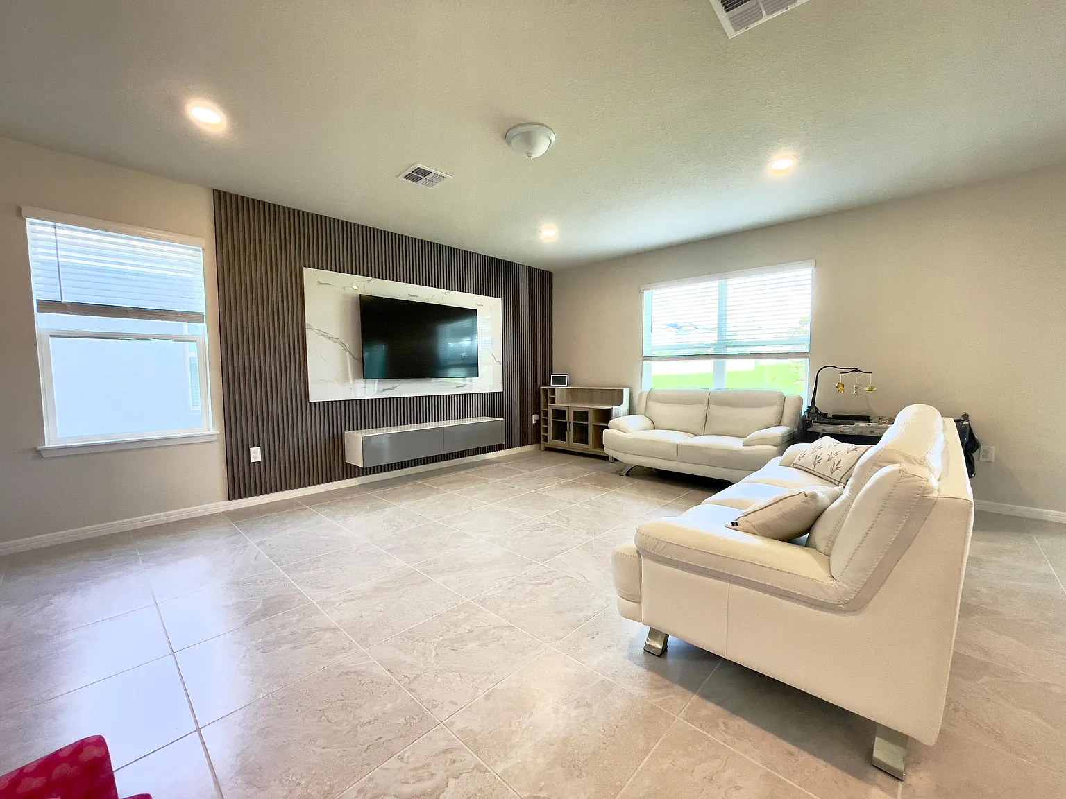 4 bed, 2217 sqft, $2,600 — Photo 2