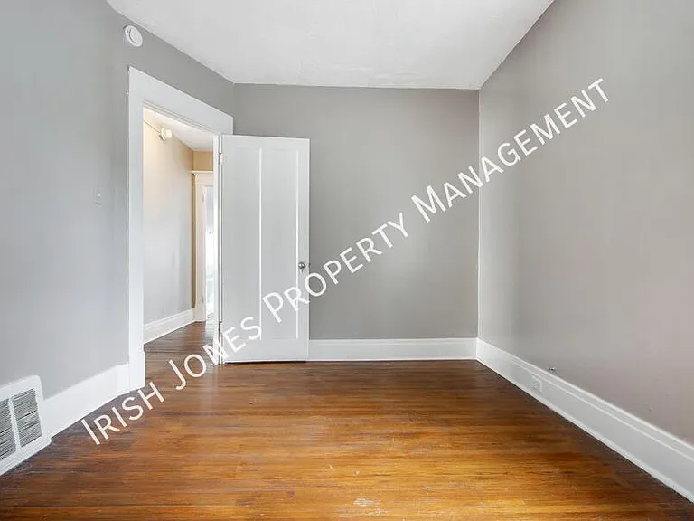 2518 Delaware Ave — Photo 13