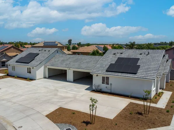 2532 Oakmont Cir, Tulare, CA 93274