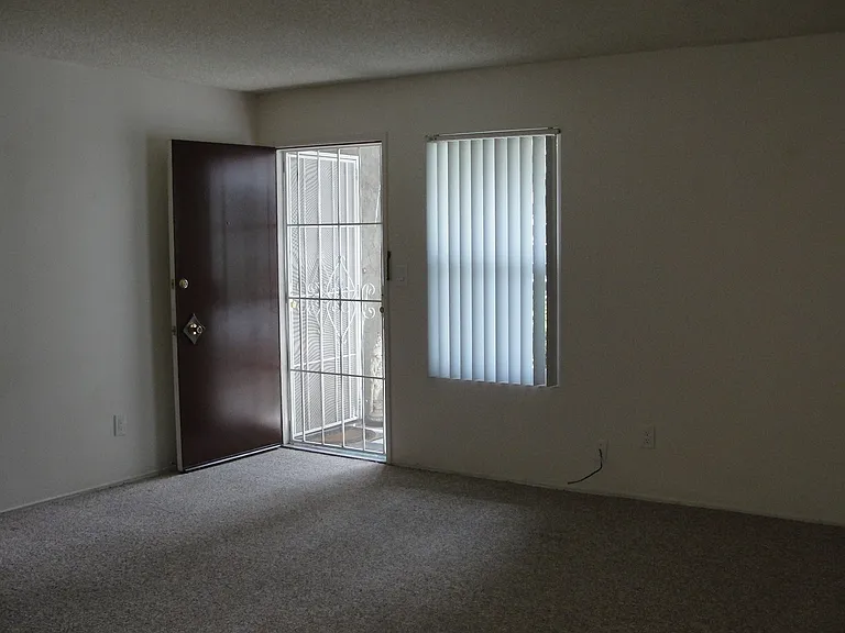 4415 Hamilton St #8 — Photo 5