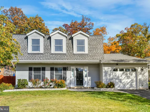 8755 Country Ln, Manassas, VA 20110