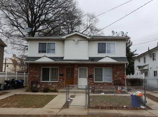 111 Elm St, Staten Island, NY 10310