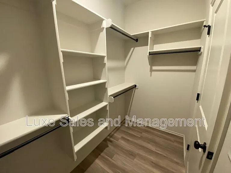 8000 NW 110th Dr — Photo 24
