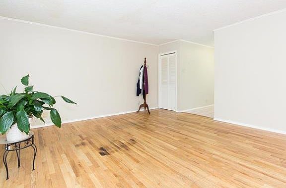 3rd image of 2025 Lost Hollow Ct