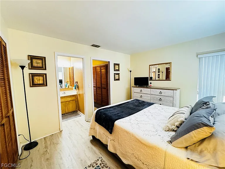 4903 Vincennes St #212 — Photo 20