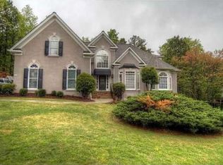 9340 Nesbit Lakes Dr, Alpharetta, GA 30022