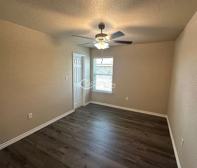 2403 Duntov Dr #B — Photo 15