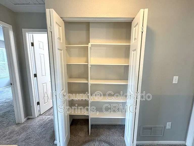 5859 Instone Cir — Photo 28