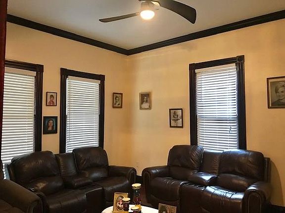3rd image of 103 N Deer Creek Dr W