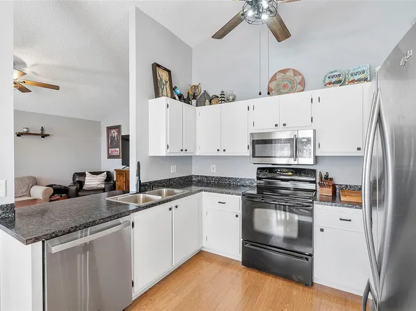 831 SW 135th Way, Davie, FL 33325