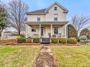 517 Hershberger Rd NW, Roanoke, VA 24012