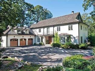 32 Carriglea Dr, Riverside, CT 06878