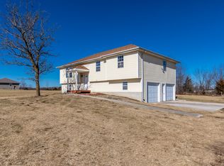114 Maple Tree Dr, Marshfield, MO 65706
