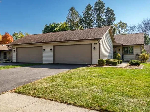 5721 Elaine Dr #B, Rockford, IL 61108