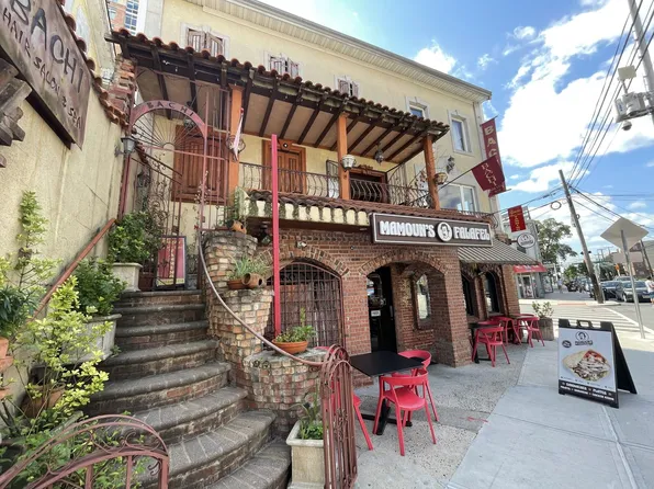 5 bedrooms 5 bathrooms legal for 10 people, 58 Easton Ave #4, New Brunswick, NJ 08901