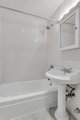 Rented by Cooper & Cooper Real Estate | media 19