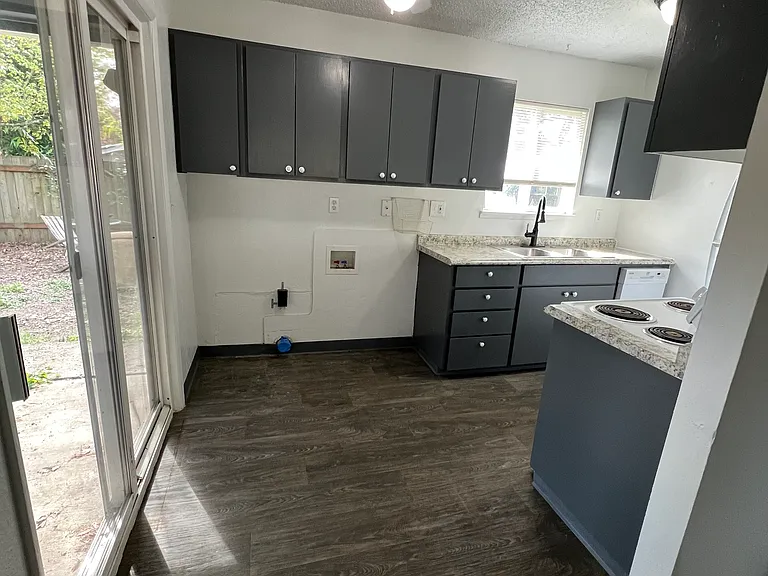 21541 SW Sherwood Blvd — Photo 9