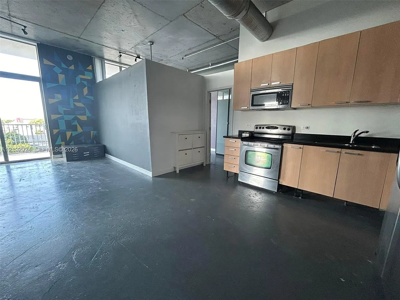 Lofts At Hollywood Statio — Photo 4