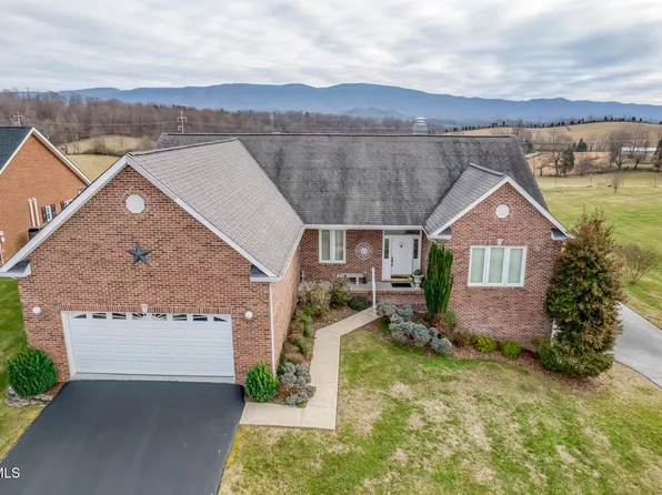 229 Country Meadows Cir, Bristol, TN 37620