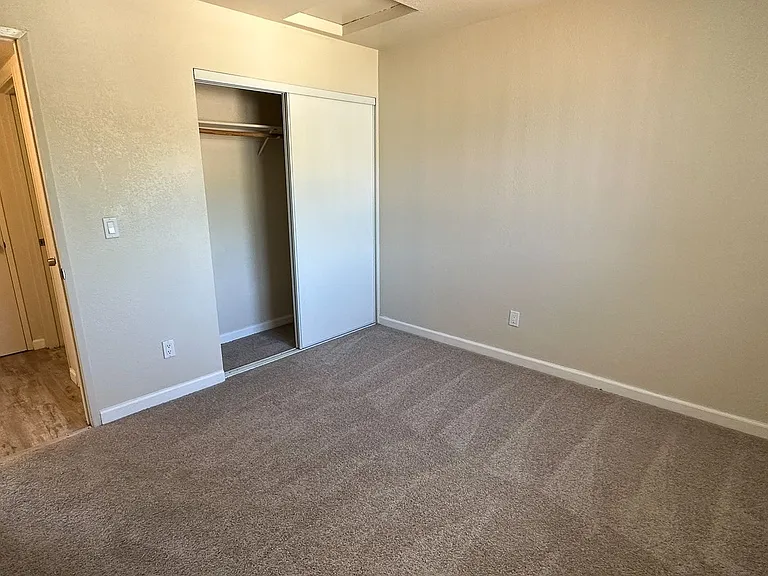 Mountain Vista Apartments — Photo 40