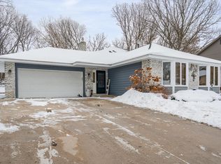 14809 Southpointe Curv, Burnsville, MN 55306