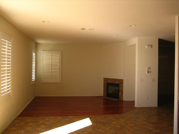 4th image of 16573 Denham Ln
