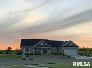 204 Stonehenge Ct, Washington, IL
