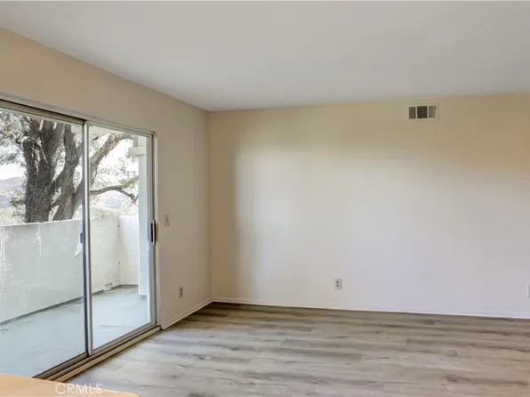 21309 Eucalyptus Way Unit 203, Santa Clarita, CA 91321