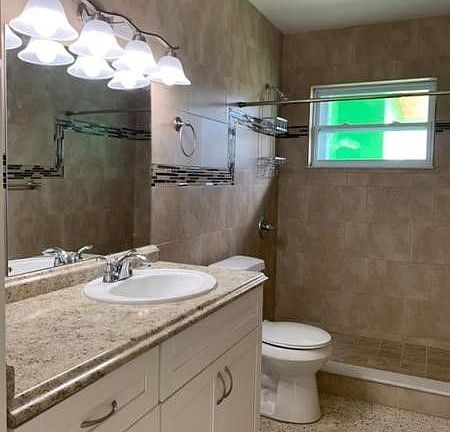 5th image of 713 Killarney Dr