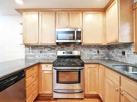 4th image of 5420 Fauntleroy Way SW Unit B