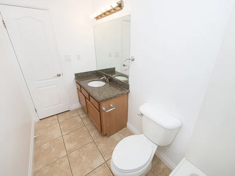 455 Ballantyne St #8 — Photo 65