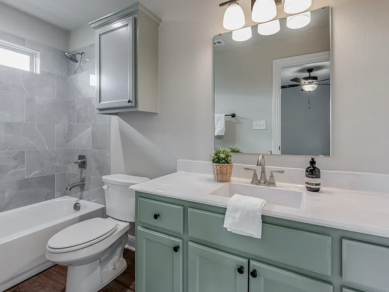 2208 N Hickory St — Photo 10