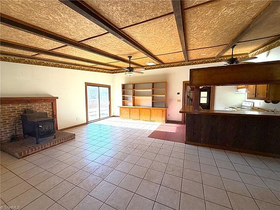 4th image of 3065 Greenhouse Rd