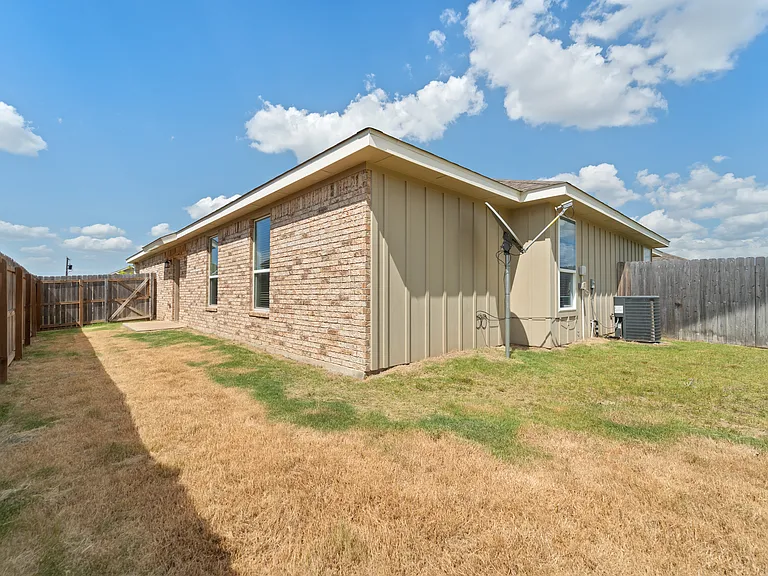 1110 Carlsberg Dr #B — Photo 20
