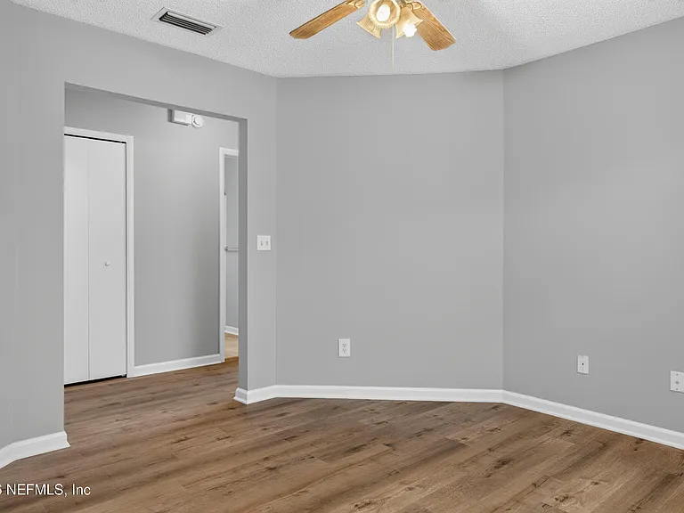 1108 Hidden Cove Cir S — Photo 16