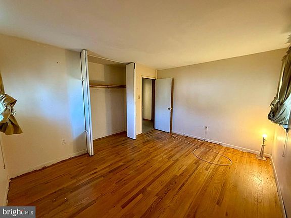 5th image of 320 Thelma Ave