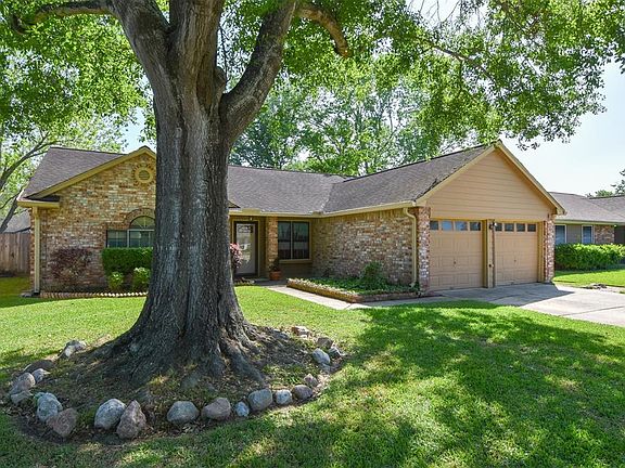 4th image of 16743 Manowar Ln