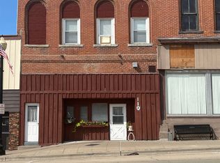 110 E Main St, Warren, IL 61087