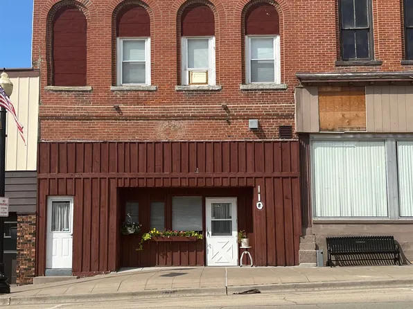 110 E Main St, Warren, IL 61087