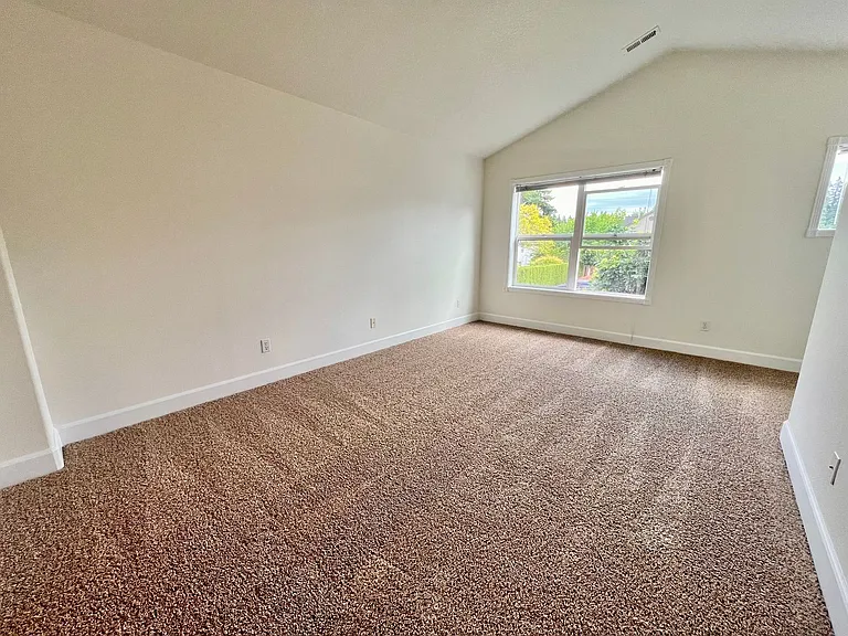 16775 NE Halsey St — Photo 13