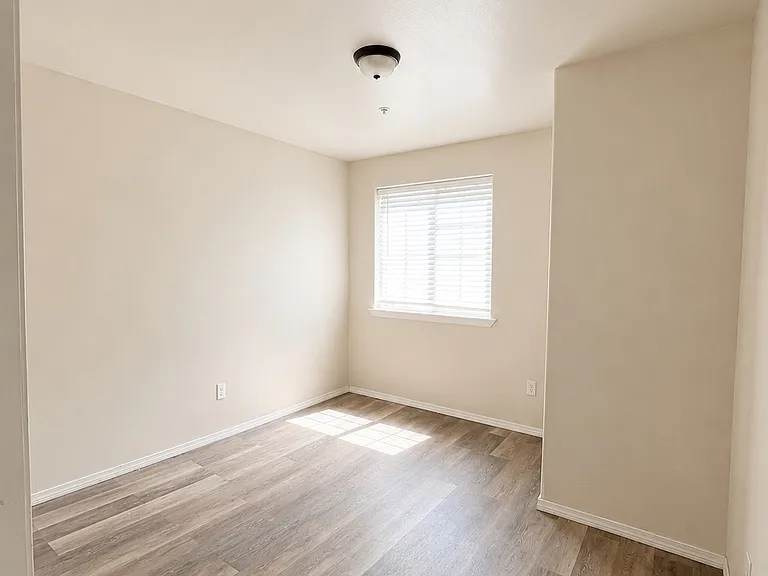 601 Granger Ave #F — Photo 4
