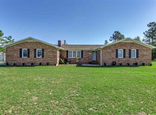 305 Holly View Ln, Loris, SC 29569