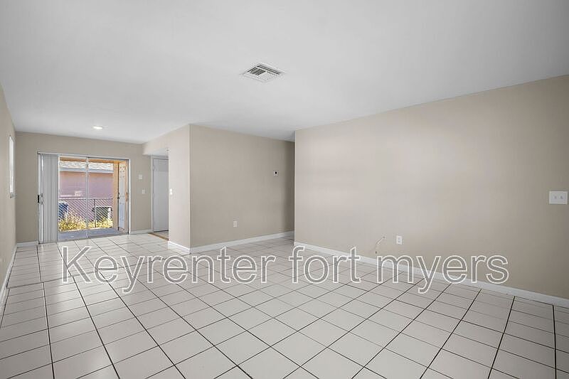 1st image of 1706 Cypress Dr