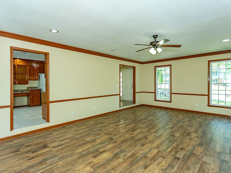 917 Dunridge Dr — Photo 6