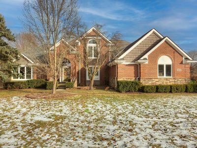13074 Pembrooke Cir, South Lyon, MI, 48178