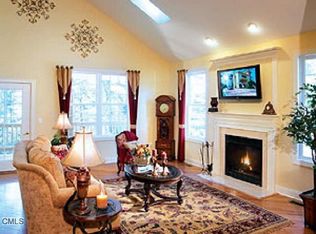60 Watkins Dr #30, Newtown, CT 06470